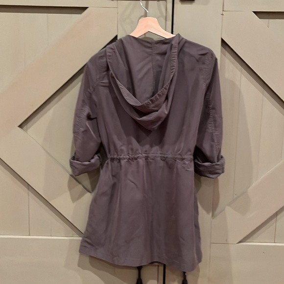 H & M lightweight jacket- olive green - Picture 3 of 7